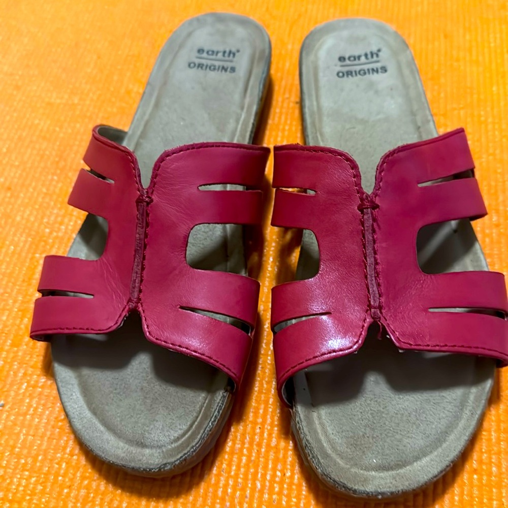 Earth Origins leather sandles EUC
